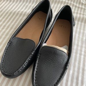 UGG Flores Driving Loafers SIZE 7 NWT